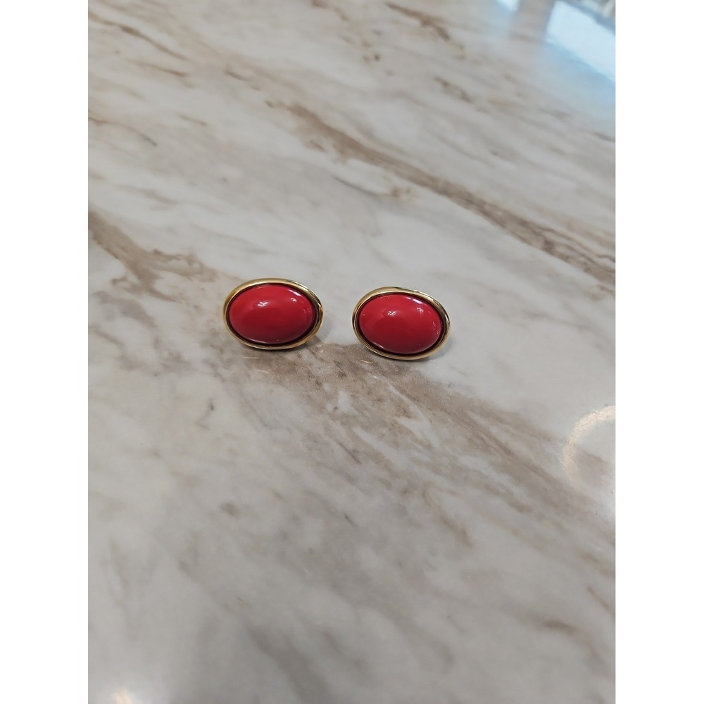 TRIFARI Gold tone Red Cabochon Oval Stud Earrings Mid-Century Crown Clip On Vtg